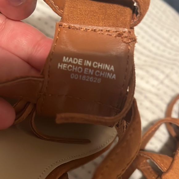 4/$20❗️Forever 21 Boho Fringed Brown Sandal size 6 - Picture 5 of 6